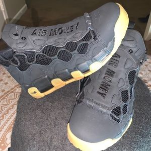 Nike Air “mo money” uptempo